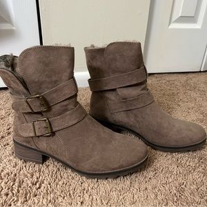 Womens fur boots